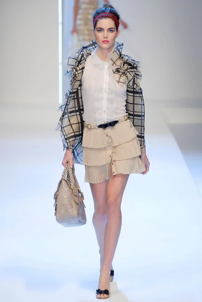 Look 28